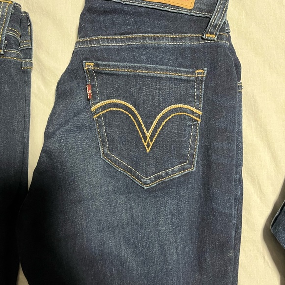 Levi’s Jeans - Picture 4 of 6